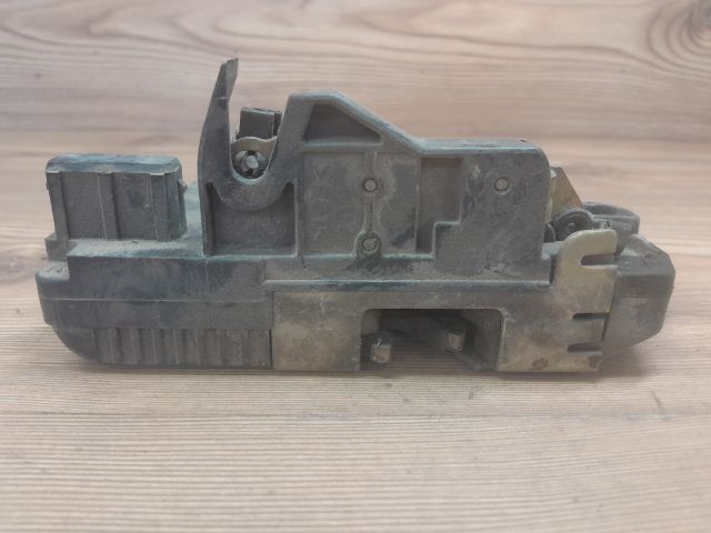 bontott PEUGEOT 306 Bal hátsó Ajtózár