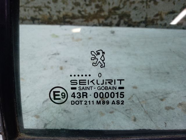 bontott PEUGEOT 306 Bal hátsó Fixüveg (Ajtóban)