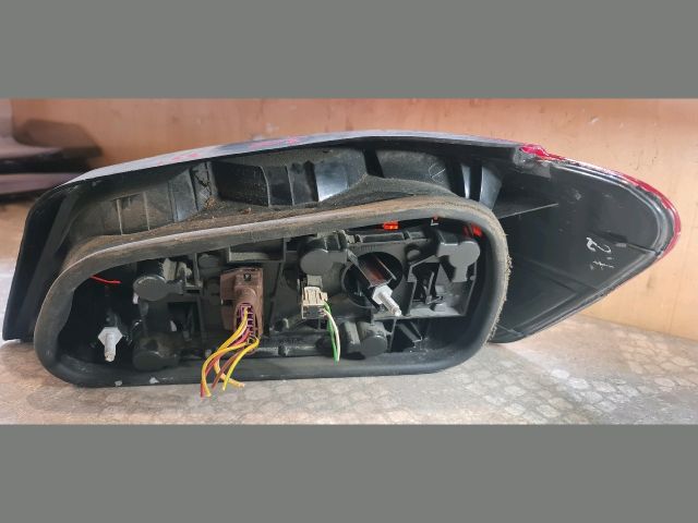 bontott PEUGEOT 306 Bal Hátsó Lámpa