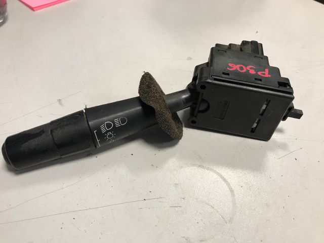 bontott PEUGEOT 306 Bal Kormánykapcsoló Irányjelző