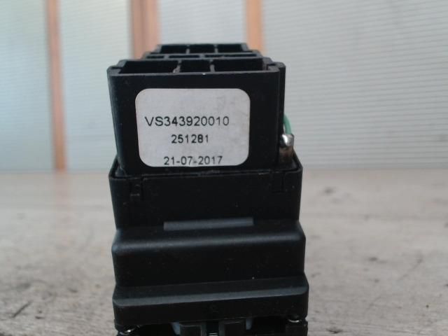 bontott PEUGEOT 306 Bal Kormánykapcsoló Irányjelző