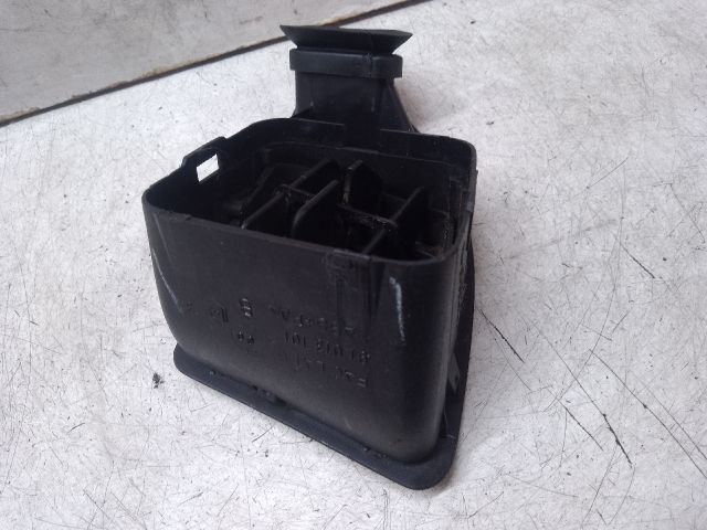 bontott PEUGEOT 306 Bal Szellőző