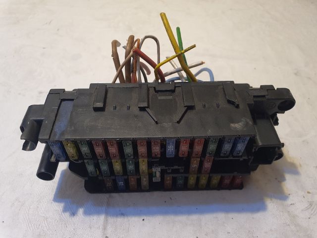 bontott PEUGEOT 306 Biztosítéktábla Utastér