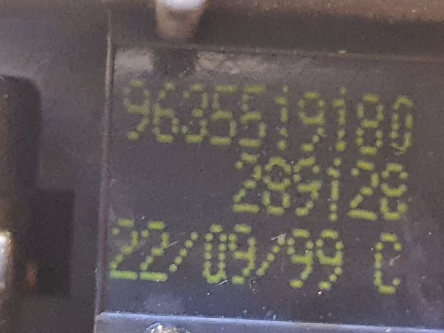 bontott PEUGEOT 306 Biztosítéktábla Utastér