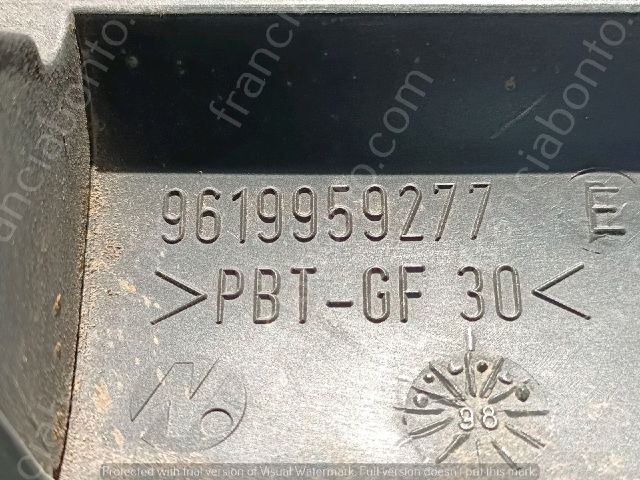 bontott PEUGEOT 306 Csomagtérajtó Díszléc