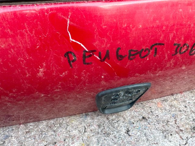 bontott PEUGEOT 306 Csomagtérajtó (Részeivel)