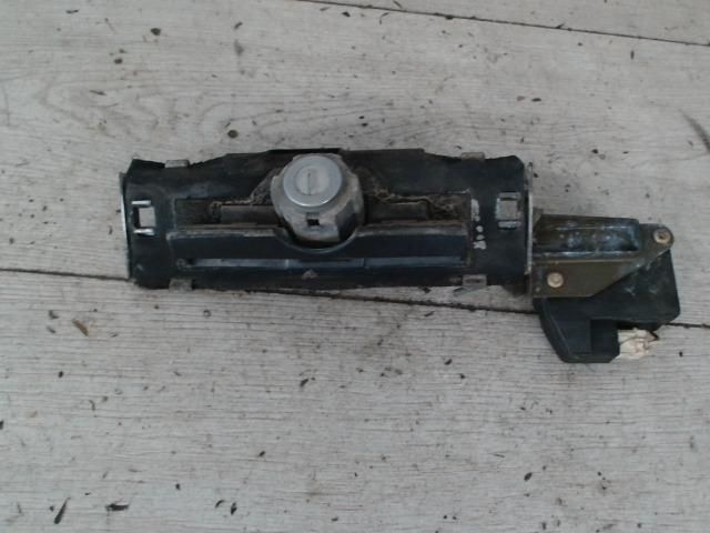 bontott PEUGEOT 306 Csomagtérajtó Zárszerkezet