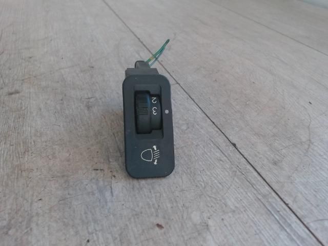 bontott PEUGEOT 306 Fényszórómagasság Állító Kapcsoló