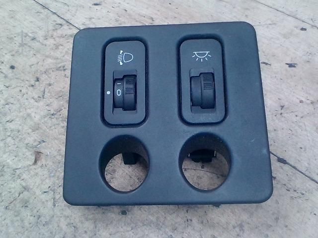 bontott PEUGEOT 306 Fényszórómagasság Állító Kapcsoló