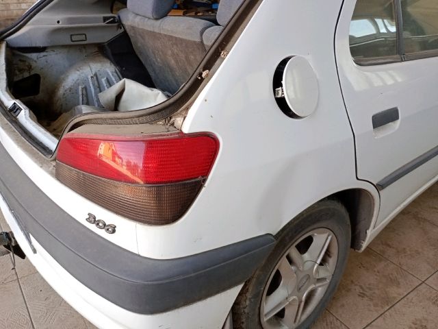 bontott PEUGEOT 306 Fűtés Box