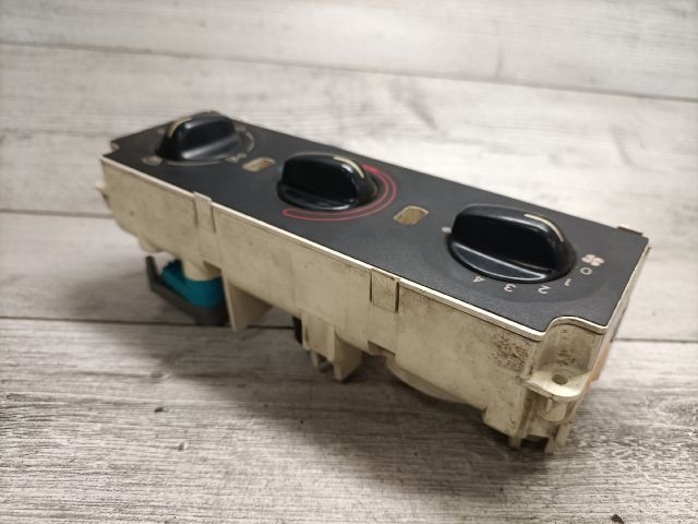bontott PEUGEOT 306 Fűtéskapcsoló (Nem klímás)