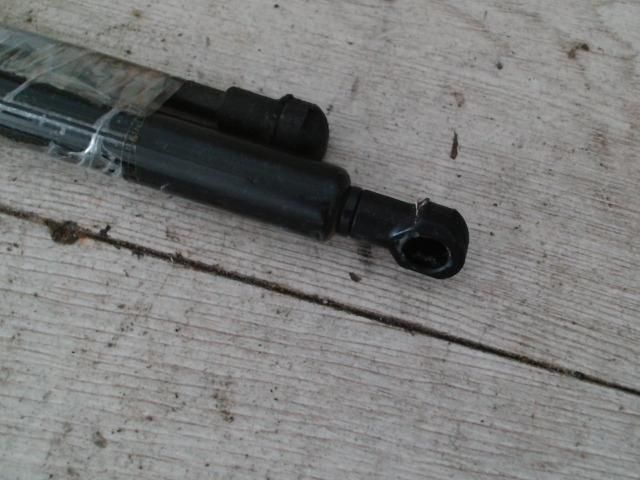 bontott PEUGEOT 306 Gázrugós Kitámasztó Teleszkóp Pár Csomagtérajtó