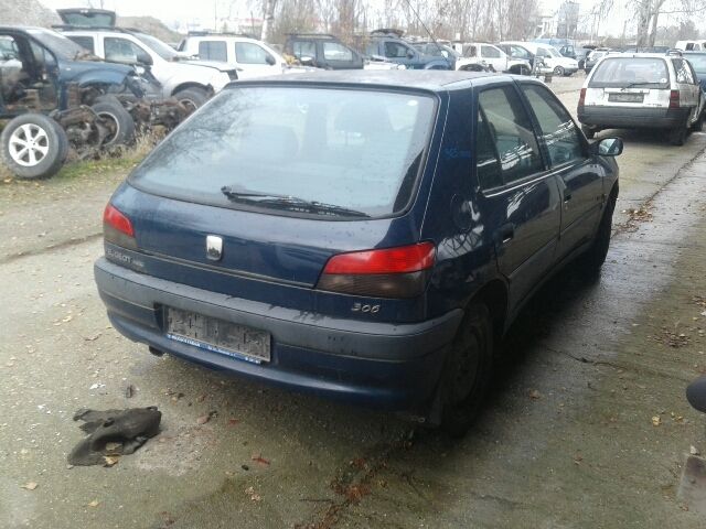 bontott PEUGEOT 306 Hátsó Ablaktörlő Motor