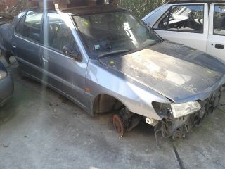 bontott PEUGEOT 306 Hátsó Lökhárító Merevítő (Fém)