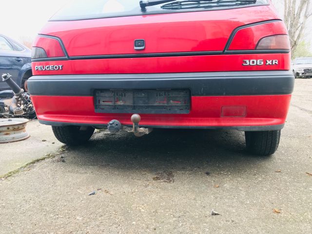 bontott PEUGEOT 306 Hátsó Lökhárító (Részeivel)