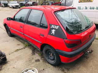 bontott PEUGEOT 306 Hátsó Lökhárító (Részeivel)