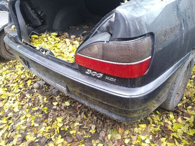 bontott PEUGEOT 306 Hátsó Lökhárító (Üresen)