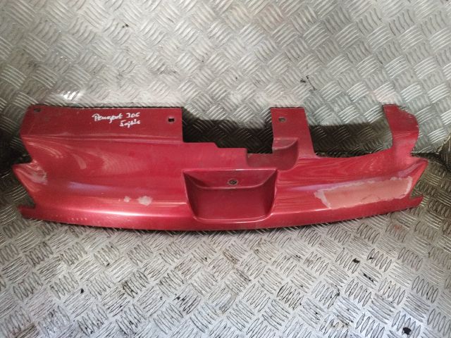 bontott PEUGEOT 306 Homlokfal Burkolat