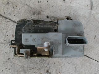 bontott PEUGEOT 306 Jobb Csomagtérajtó Zárszerkezet