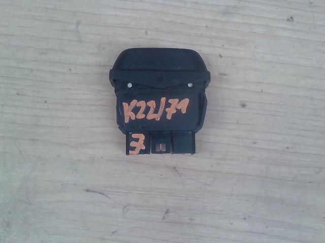 bontott PEUGEOT 306 Jobb első Ablakemelő Kapcsoló