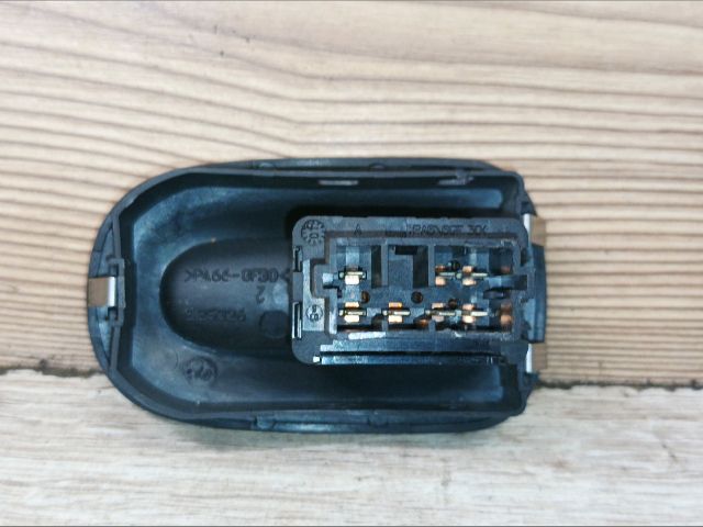 bontott PEUGEOT 306 Jobb első Ablakemelő Kapcsoló