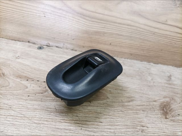 bontott PEUGEOT 306 Jobb első Ablakemelő Kapcsoló