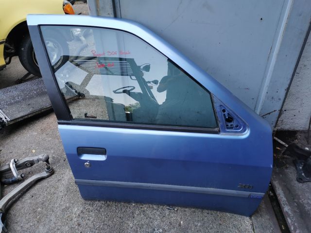 bontott PEUGEOT 306 Jobb első Ajtó (Részeivel)