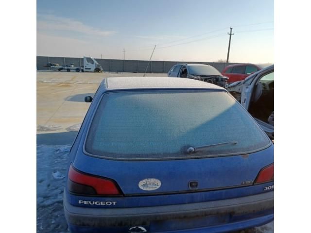 bontott PEUGEOT 306 Jobb első Ajtó (Üres lemez)