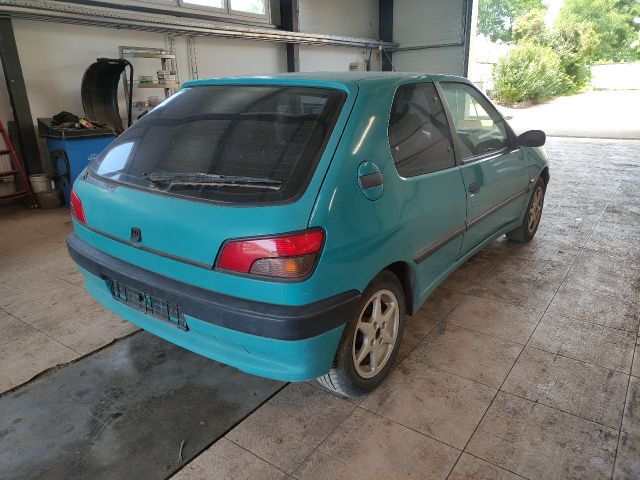 bontott PEUGEOT 306 Jobb első Ajtózár