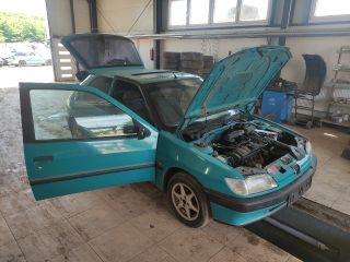 bontott PEUGEOT 306 Jobb első Ajtózár