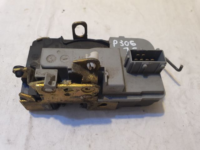 bontott PEUGEOT 306 Jobb első Ajtózár