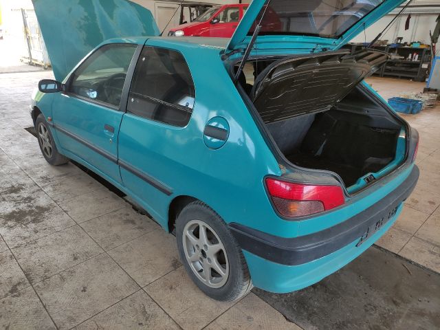 bontott PEUGEOT 306 Jobb első Ajtózár