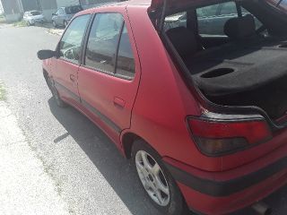 bontott PEUGEOT 306 Jobb első Ülés