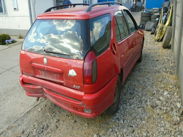 bontott PEUGEOT 306 Jobb hátsó Ajtó (Részeivel)