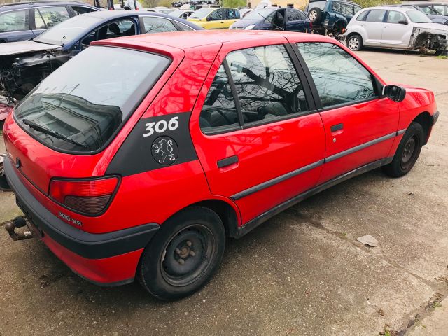 bontott PEUGEOT 306 Jobb hátsó Ajtó (Részeivel)