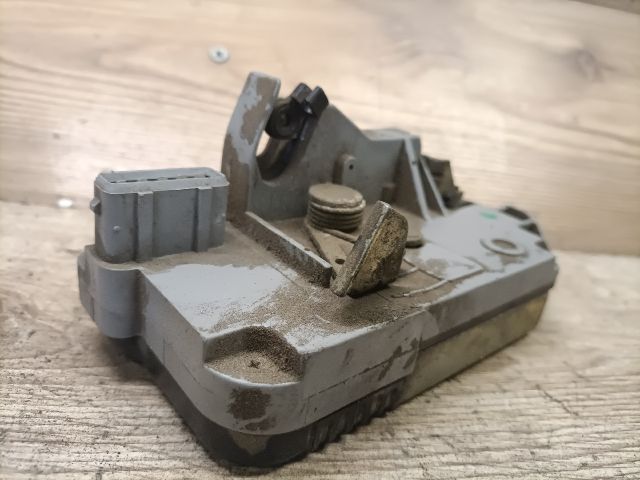 bontott PEUGEOT 306 Jobb hátsó Ajtózár