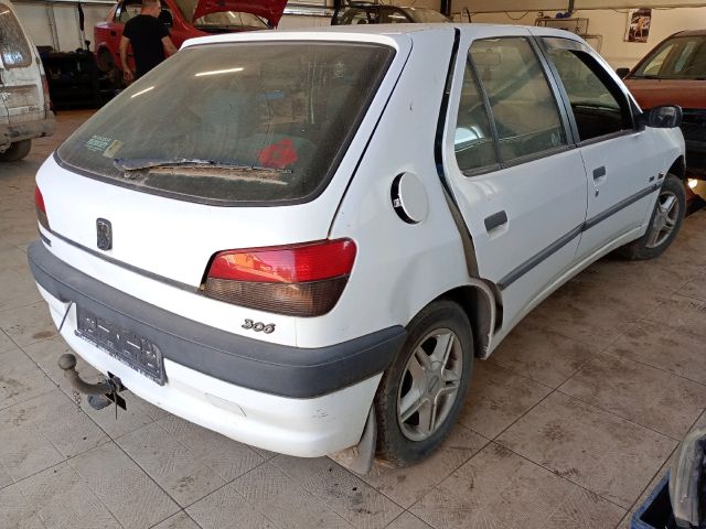 bontott PEUGEOT 306 Jobb hátsó Ajtózár