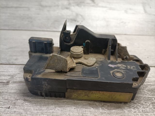 bontott PEUGEOT 306 Jobb hátsó Ajtózár