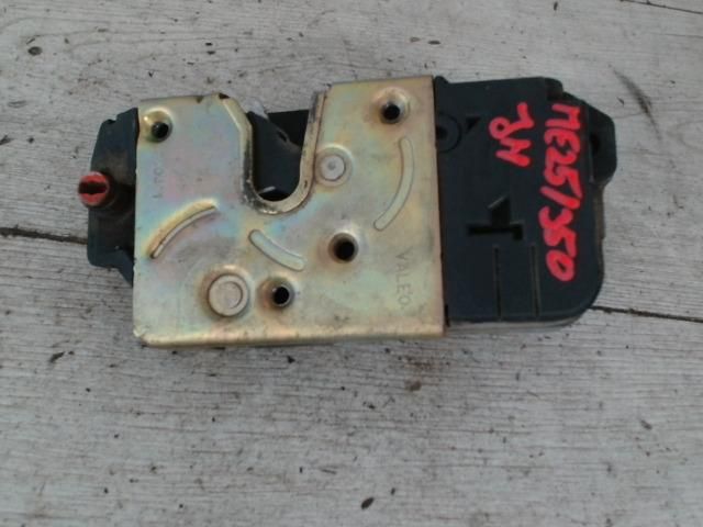 bontott PEUGEOT 306 Jobb hátsó Ajtózár