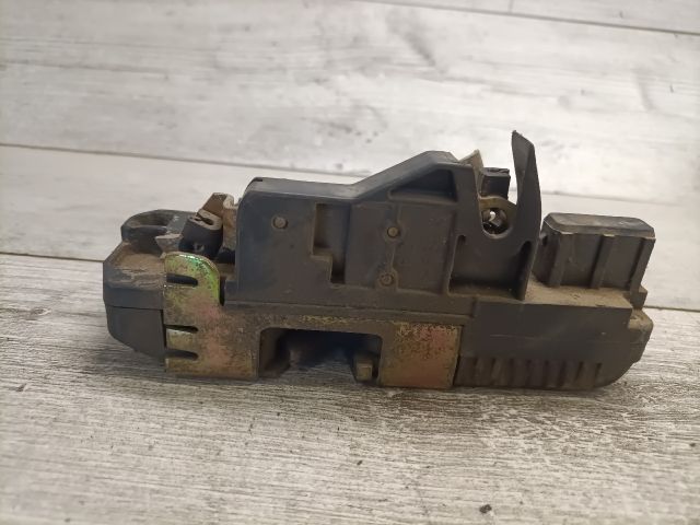 bontott PEUGEOT 306 Jobb hátsó Ajtózár