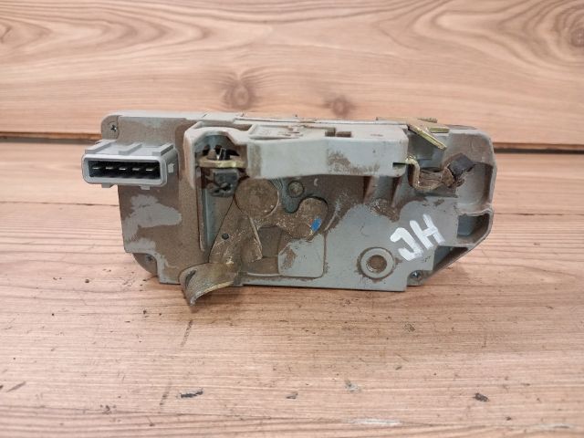 bontott PEUGEOT 306 Jobb hátsó Ajtózár