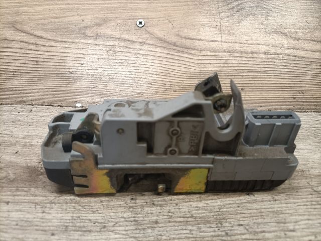 bontott PEUGEOT 306 Jobb hátsó Ajtózár