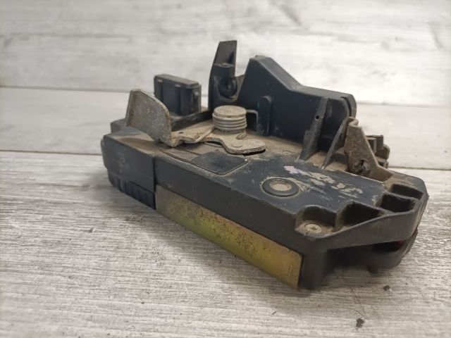 bontott PEUGEOT 306 Jobb hátsó Ajtózár