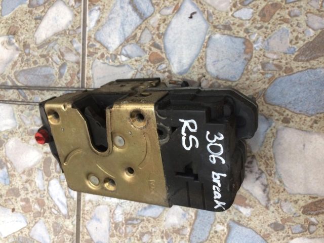 bontott PEUGEOT 306 Jobb hátsó Ajtózár