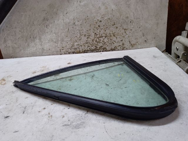 bontott PEUGEOT 306 Jobb hátsó Fixüveg (Ajtóban)