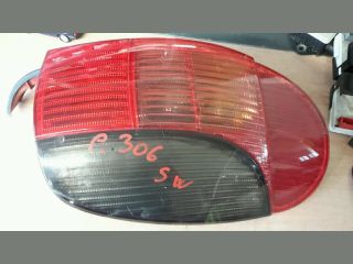 bontott PEUGEOT 306 Jobb Hátsó Lámpa