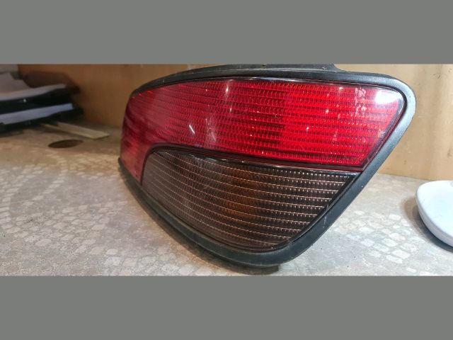 bontott PEUGEOT 306 Jobb Hátsó Lámpa