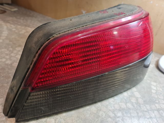 bontott PEUGEOT 306 Jobb Hátsó Lámpa