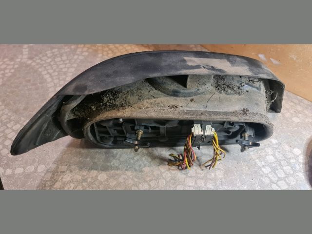 bontott PEUGEOT 306 Jobb Hátsó Lámpa