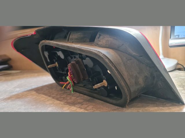 bontott PEUGEOT 306 Jobb Hátsó Lámpa